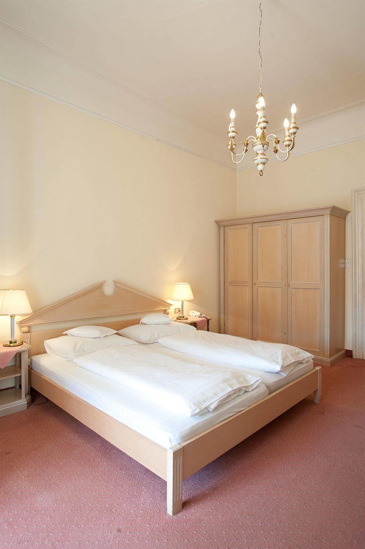 Adria Hotel 4*